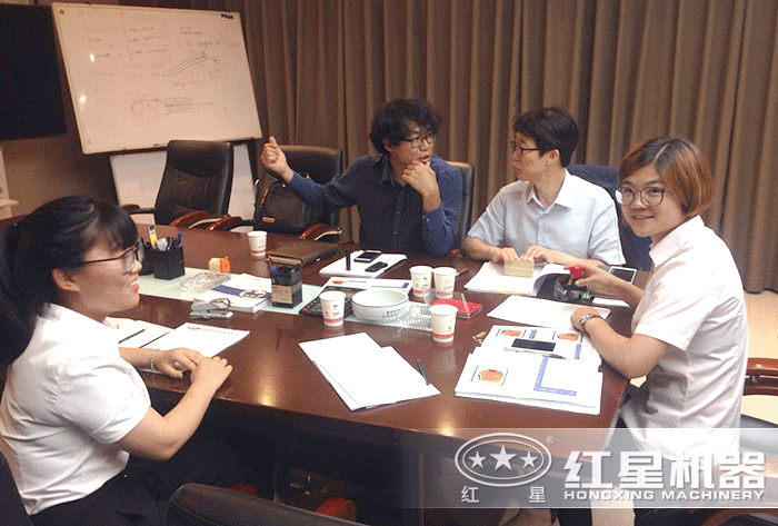 紅星技術(shù)人員為用戶(hù)設(shè)計(jì)生產(chǎn)方案