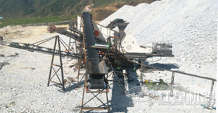 大型移動錘式打石子機施工現場