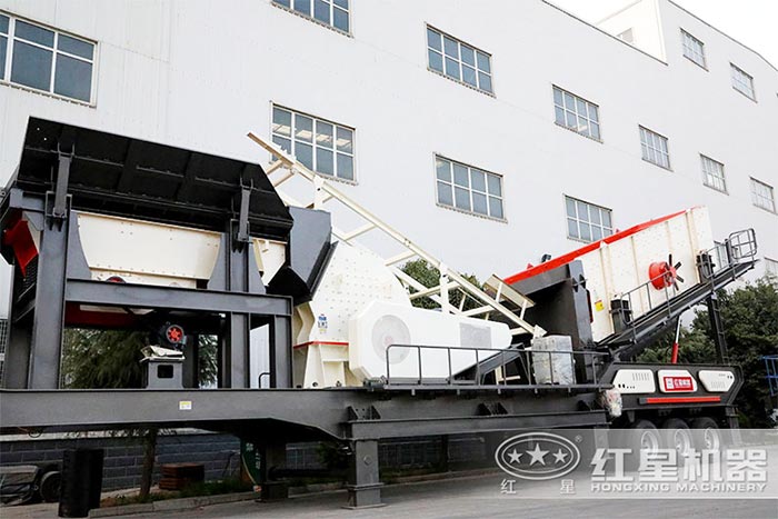 三橋輪胎下的移動粉碎機