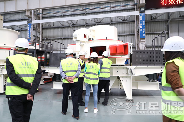 用戶到廠參觀固定的細沙制砂機