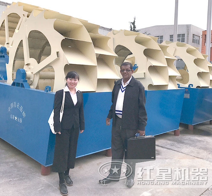 用戶到廠參觀紅星輪斗洗沙機