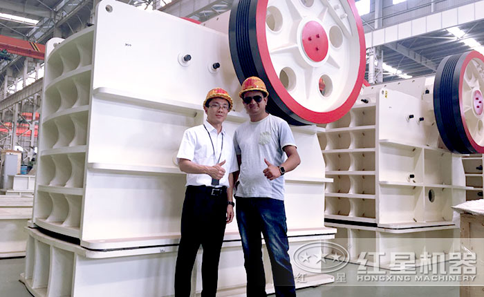 紅星鄂式破碎機用戶參觀