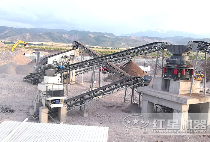 河卵石制砂現場二