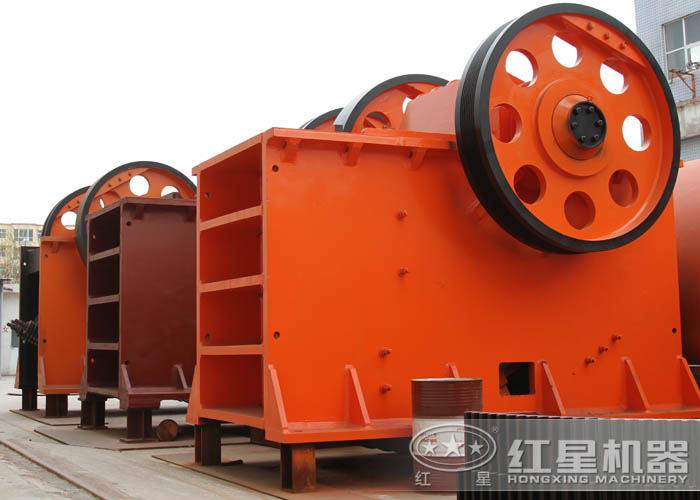 大型顎式破碎機(jī)