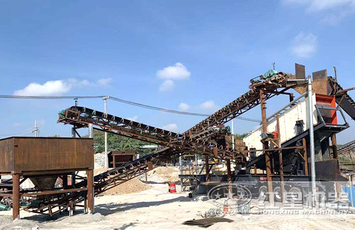 青石移動破碎站搭載制砂機(jī)