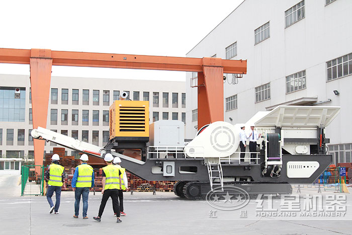 用戶參觀建筑垃圾處理設(shè)備