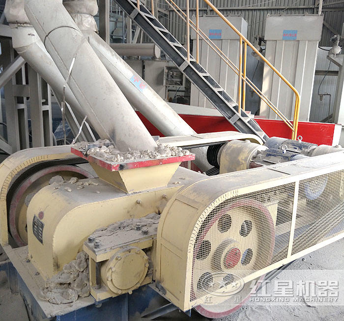 對輥制砂機作業現場