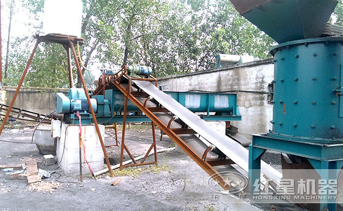 紅星用戶壓球、復合破生產現場