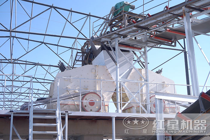 2臺(tái)反擊破作業(yè)現(xiàn)場(chǎng)