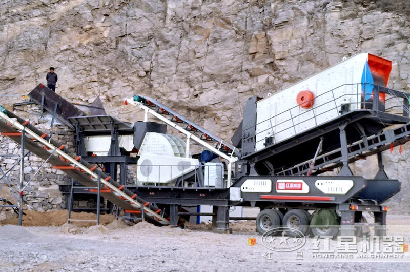 移動pcz重錘式粉碎機作業現場