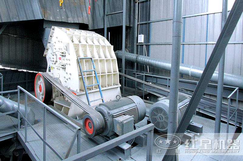 大型砂石粉碎機(jī)-重錘式破碎機(jī)