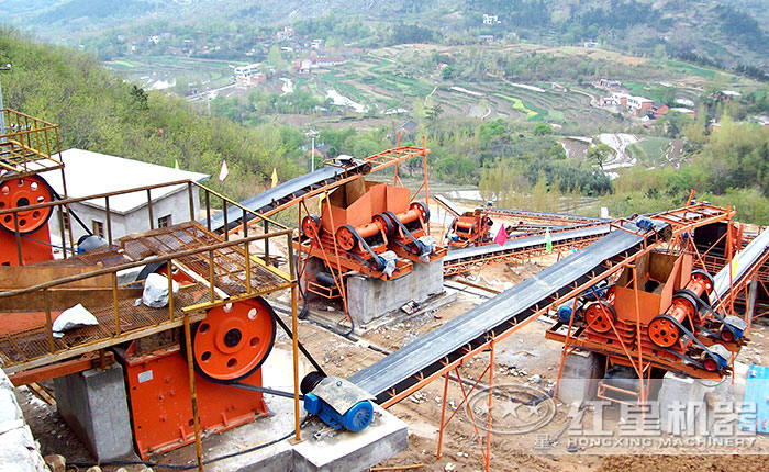 顎式破碎機現場