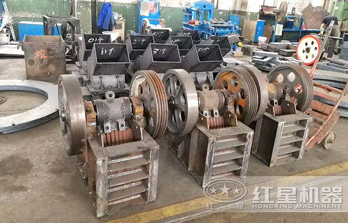 紅星機(jī)器69鄂破機(jī)生產(chǎn)車間