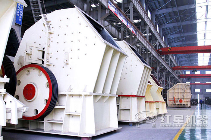 重錘式破碎機一臺機器頂兩臺用