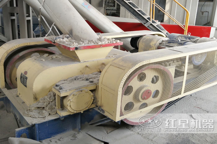 石灰石碎砂生產現場