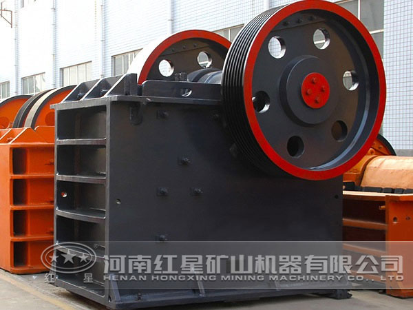 新型外動顎低矮顎式破碎機