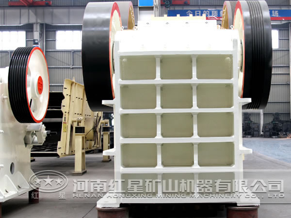 河南選購一臺銀礦破碎機多少錢呢？