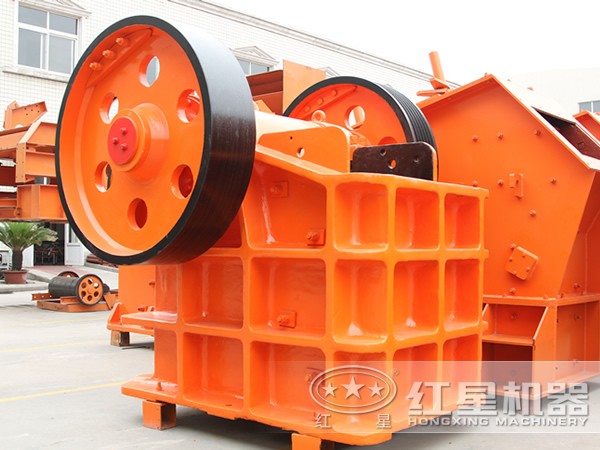 簡擺式顎式破碎機