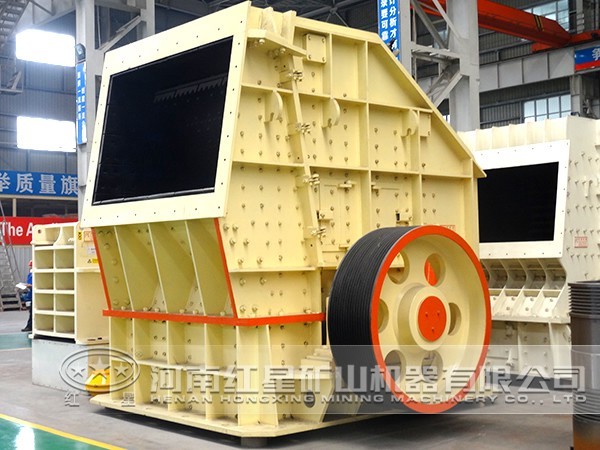 藍(lán)晶石反擊式破碎機(jī)性能優(yōu)勢(shì)