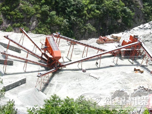 新型環(huán)保砂石生產(chǎn)線現(xiàn)場
